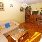 926 Pola