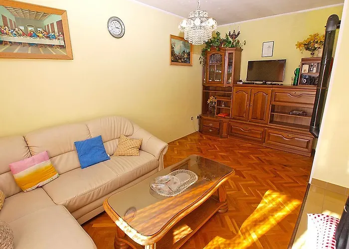 926 Pula